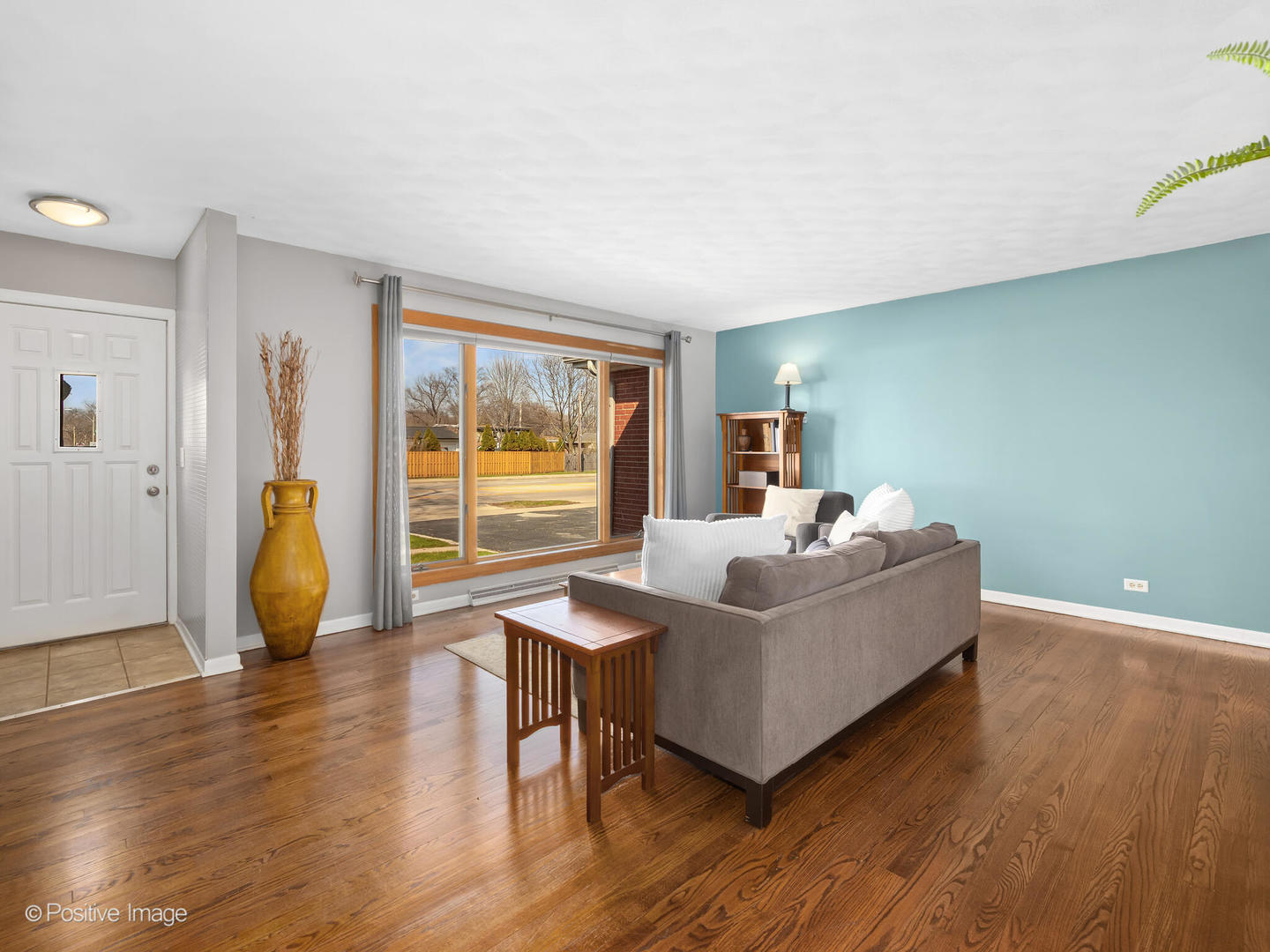 392 E Saint Charles Road, Elmhurst, IL 60126