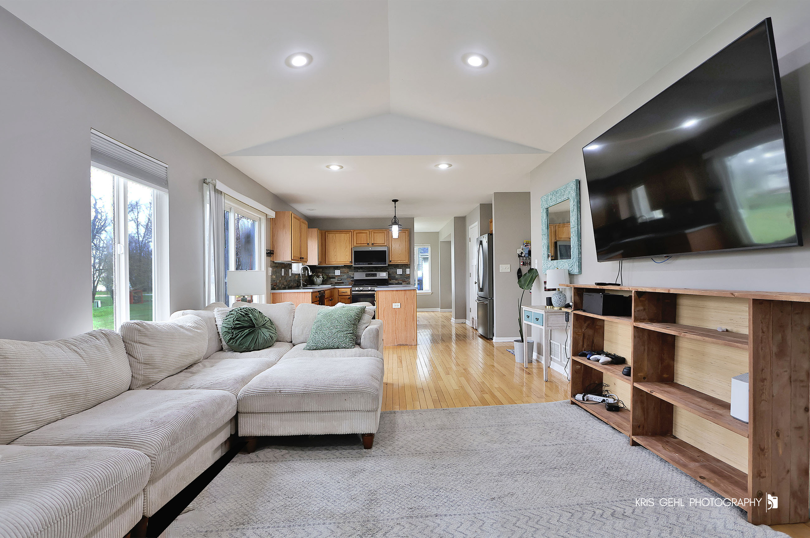 1407 S Janice Lane, Round Lake, IL 60073