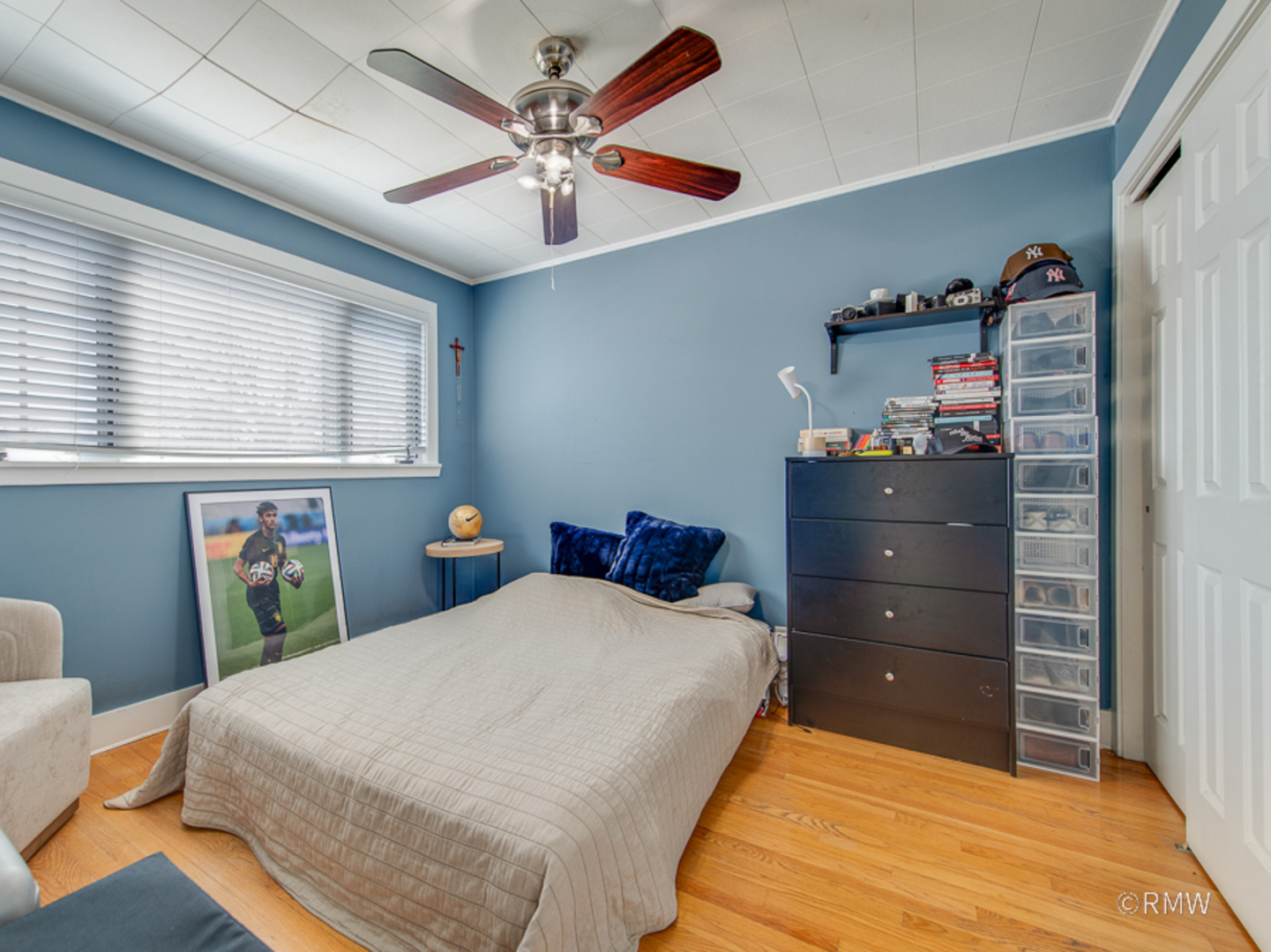 51 W ROZANNE Drive, Addison, IL 60101