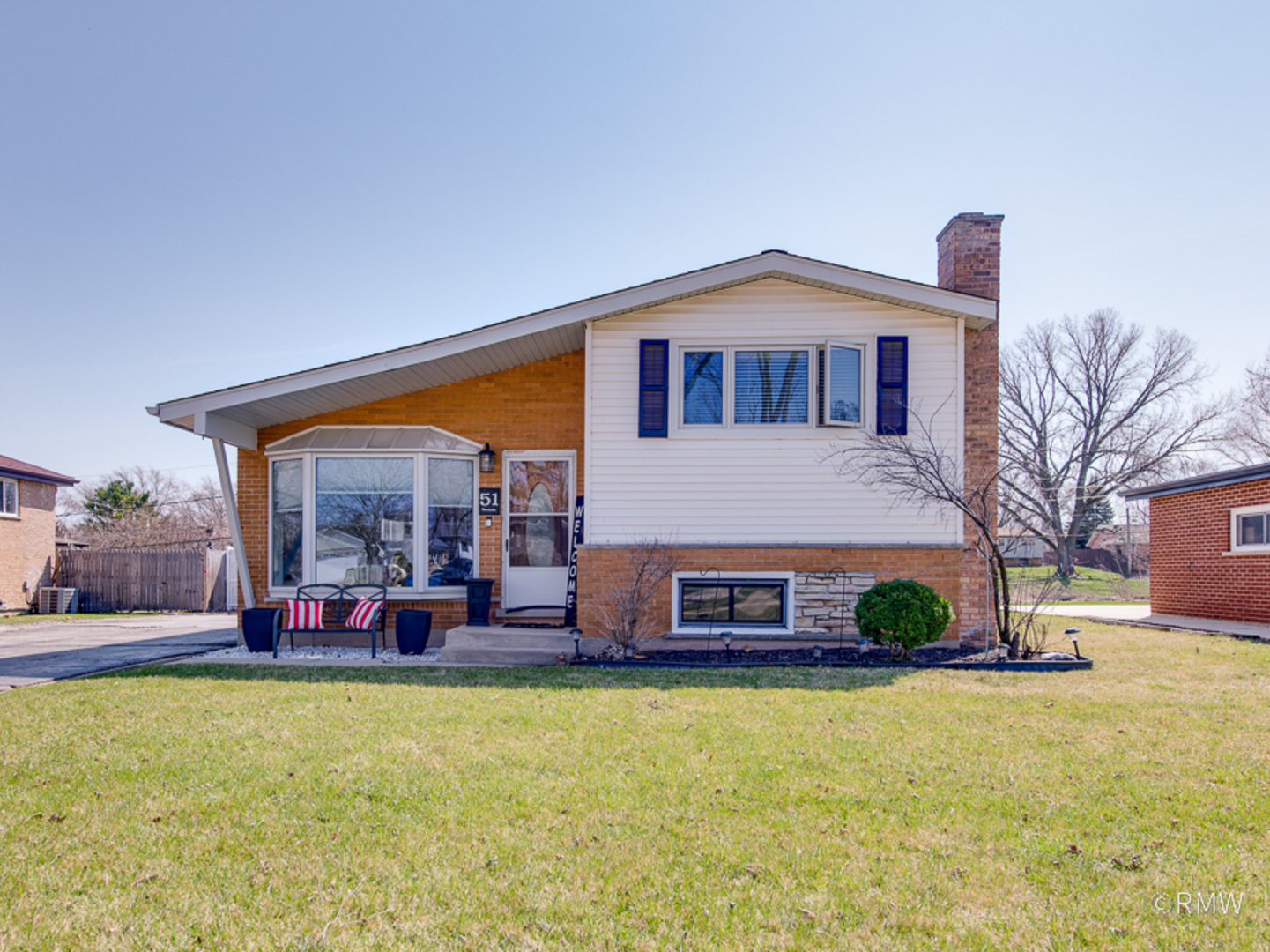 51 W ROZANNE Drive, Addison, IL 60101