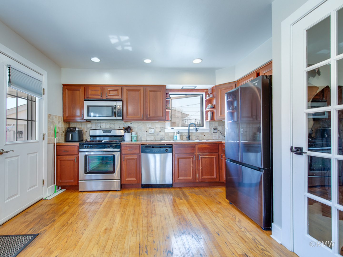 51 W ROZANNE Drive, Addison, IL 60101