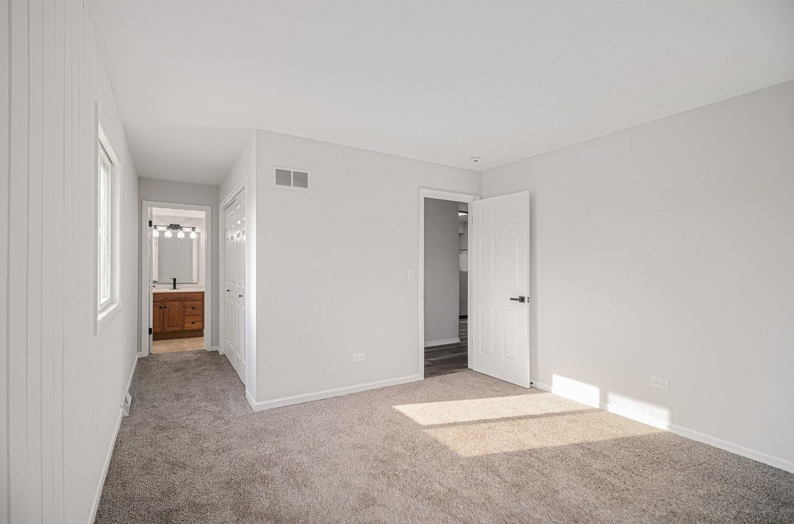 319 Dunning Avenue #3A, West Dundee, IL 60118