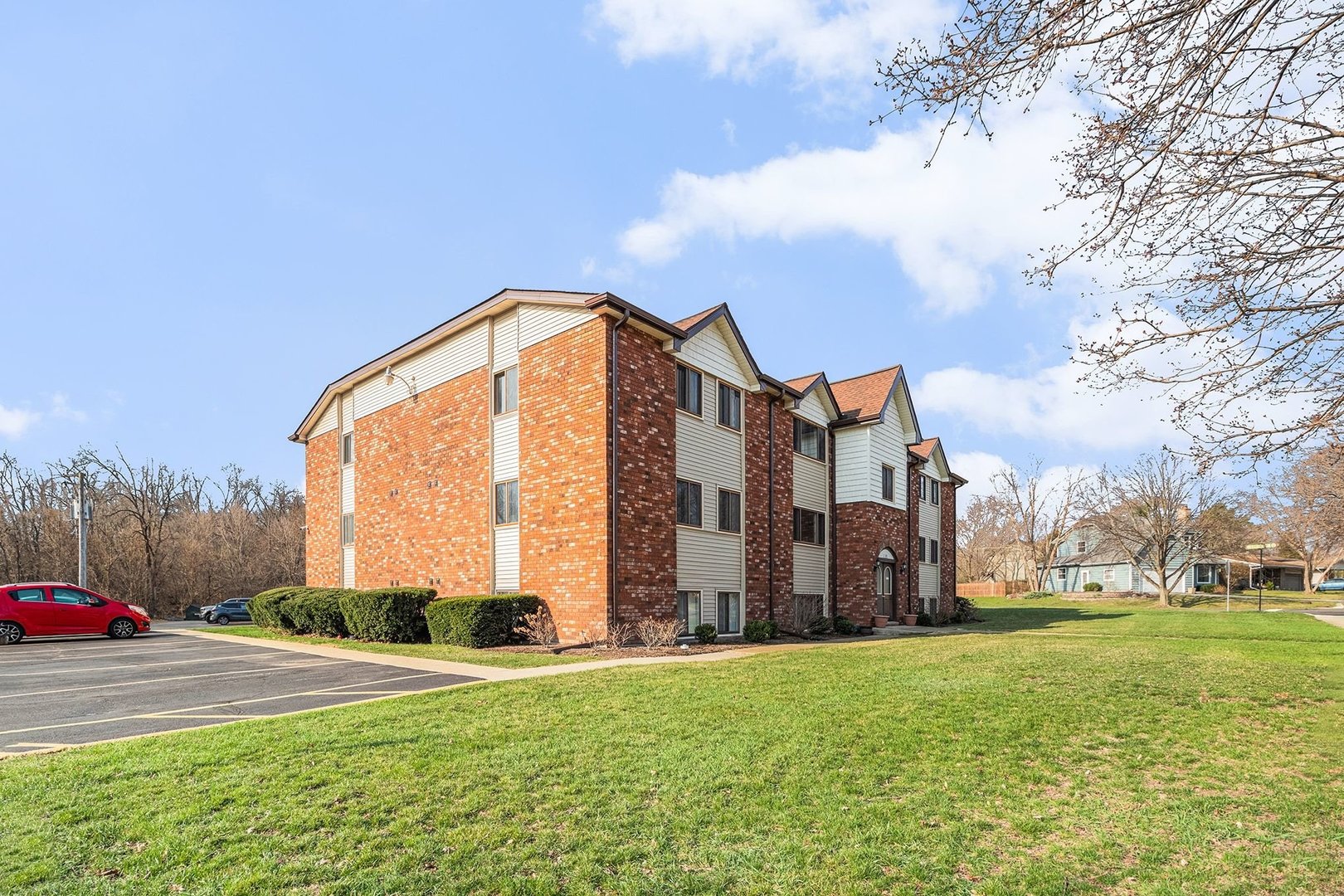 319 Dunning Avenue #3A, West Dundee, IL 60118