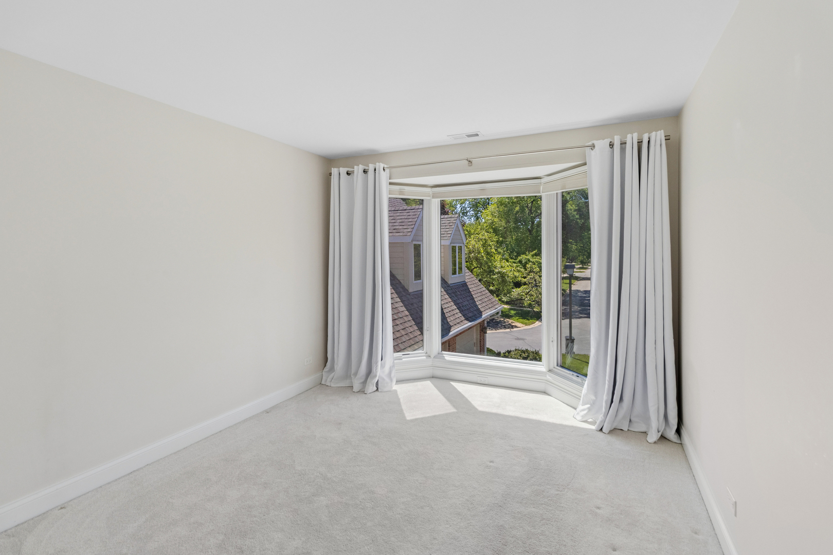 1659 N Belmont Court #1659, Arlington Heights, IL 60004