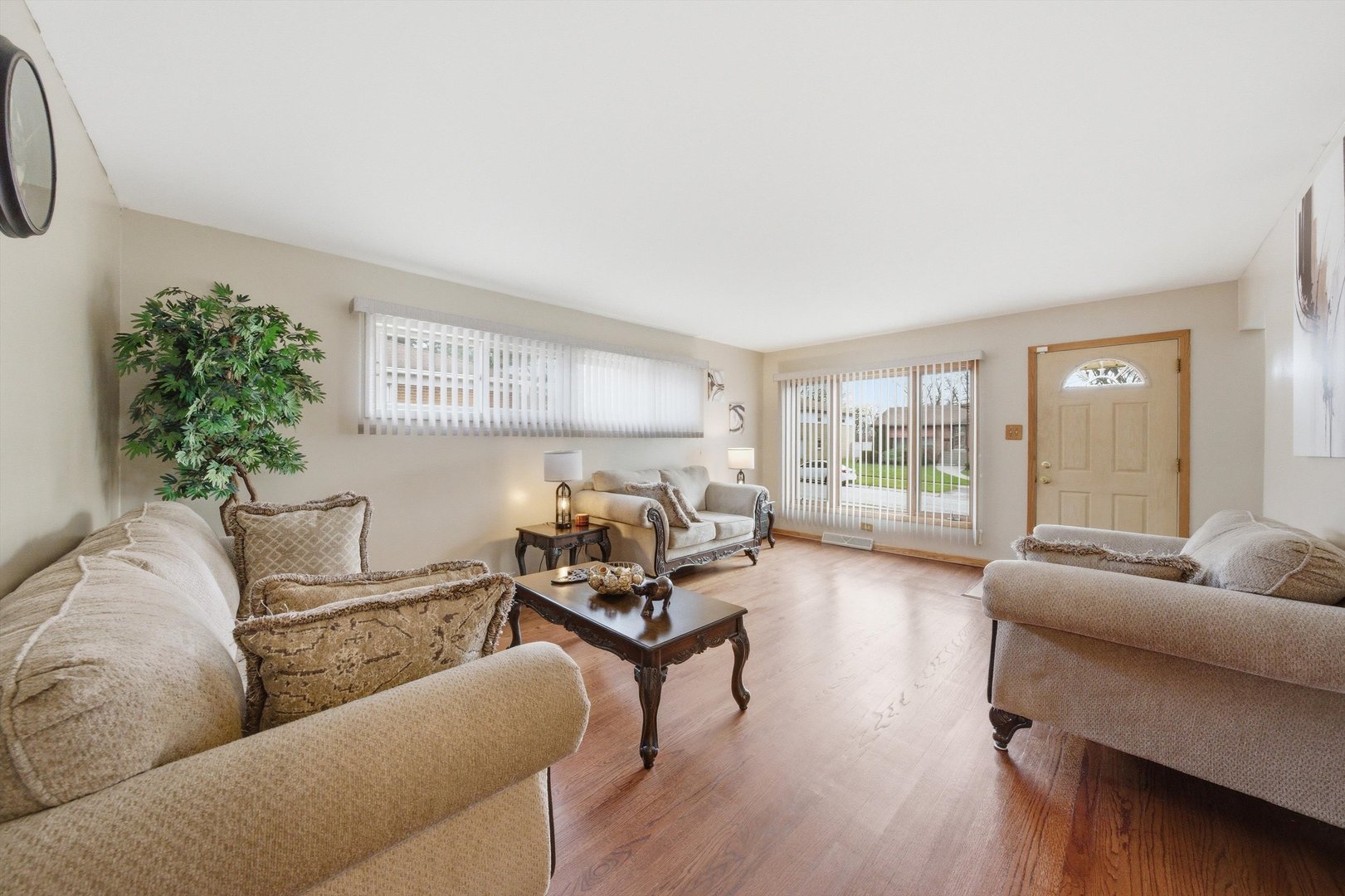 17218 HILLSIDE Avenue, Hazel Crest, IL 60429