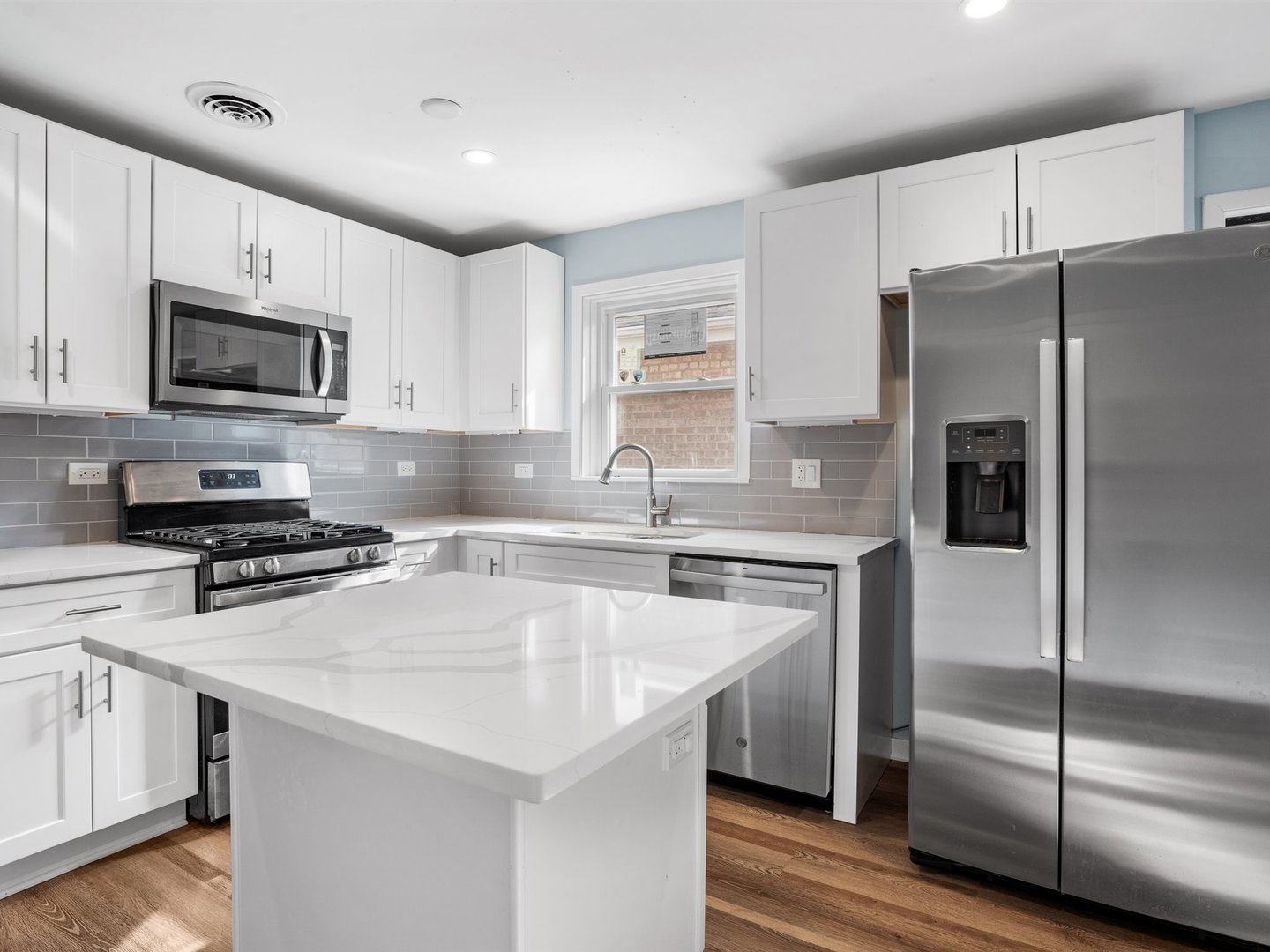 12321 S Green Street, Calumet Park, IL 60827