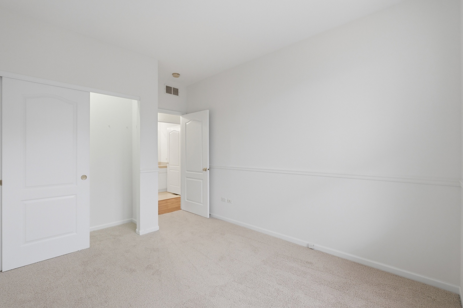 1313 Brookdale Drive, Carpentersville, IL 60110