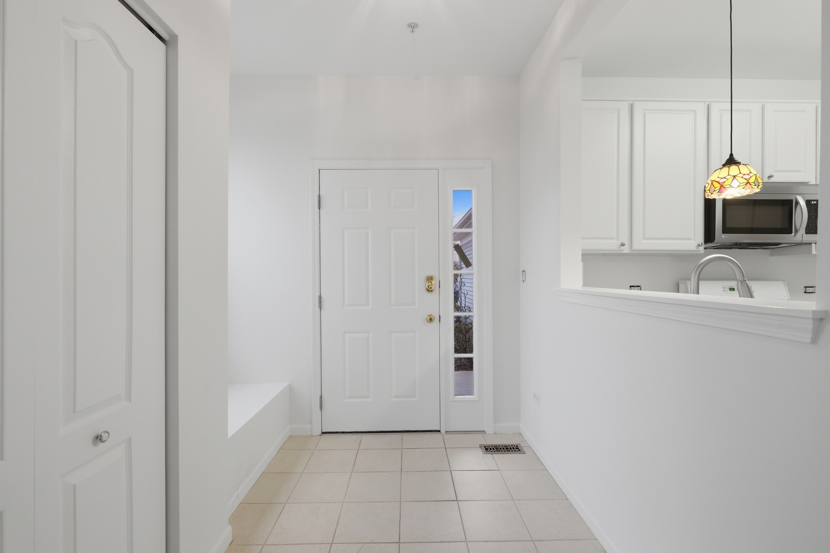 1313 Brookdale Drive, Carpentersville, IL 60110