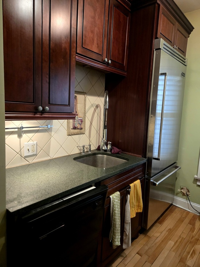 548 W Brompton Avenue #1E, Chicago, IL 60657