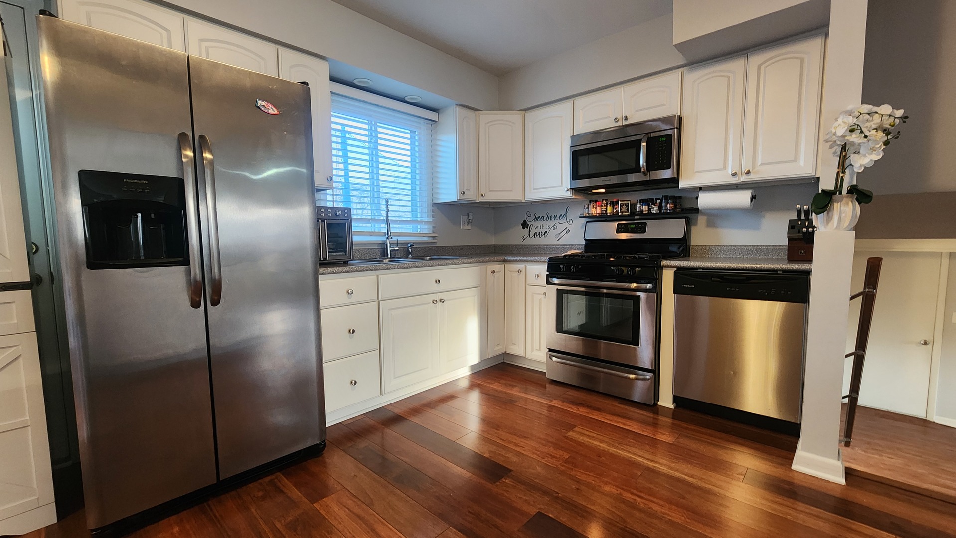 843 S School Street, Lombard, IL 60148