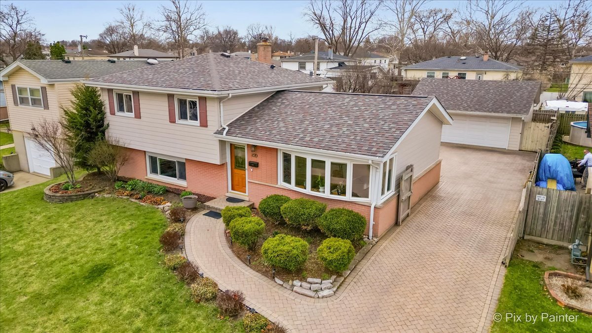 458 N 5th Avenue, Des Plaines, IL 60016