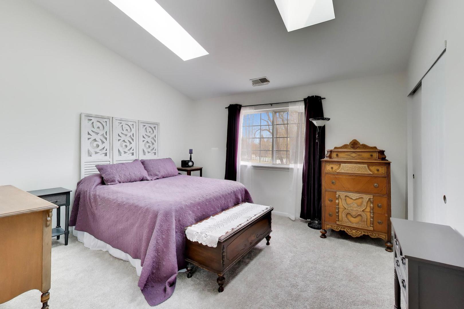 17804 W Braewick Road, Gurnee, IL 60031