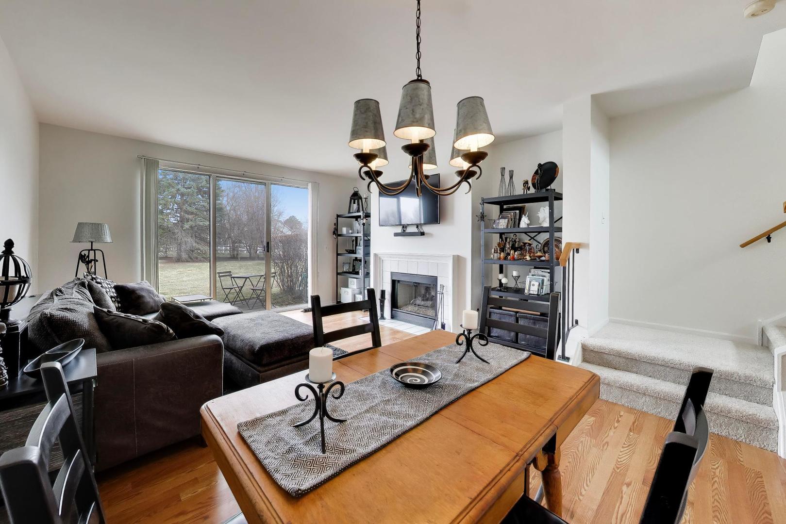 17804 W Braewick Road, Gurnee, IL 60031