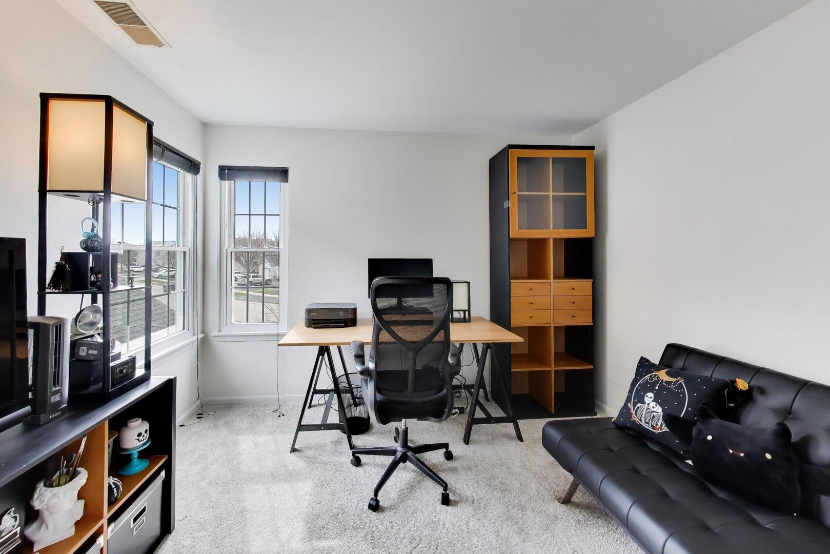 17804 W Braewick Road, Gurnee, IL 60031