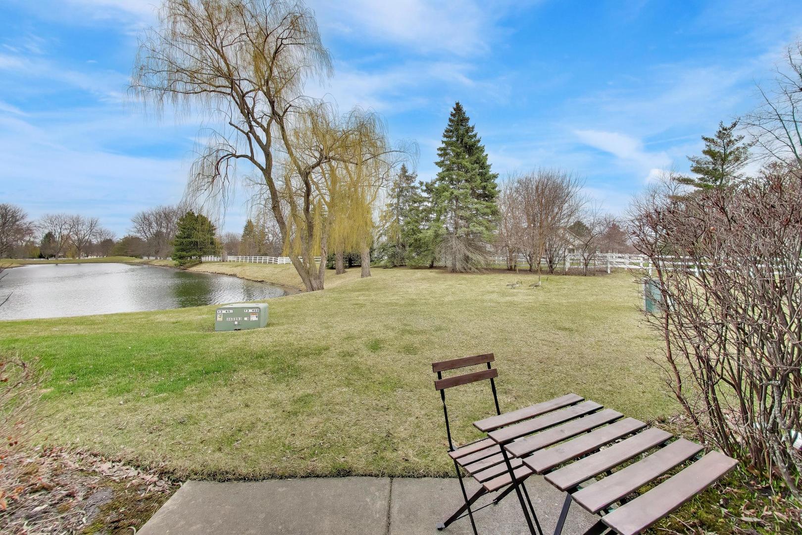 17804 W Braewick Road, Gurnee, IL 60031