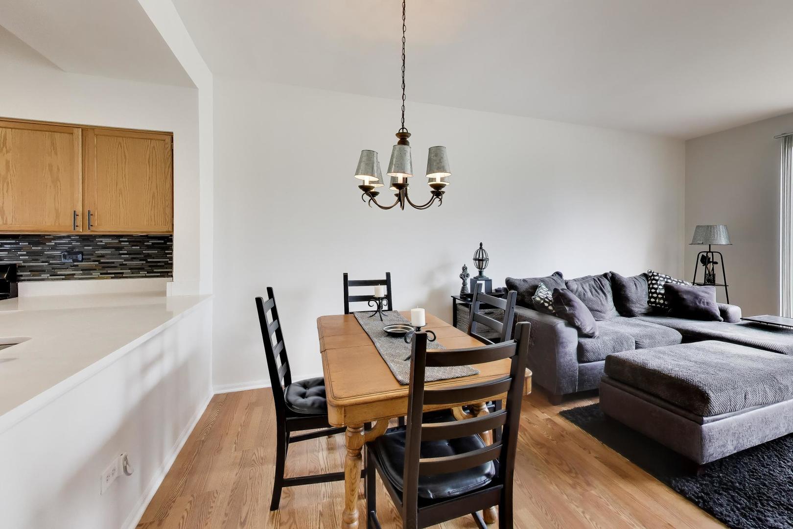 17804 W Braewick Road, Gurnee, IL 60031