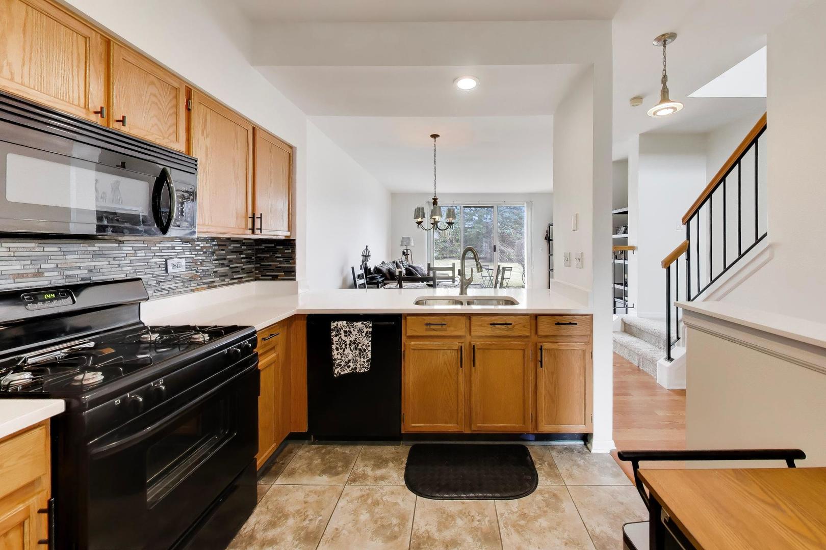 17804 W Braewick Road, Gurnee, IL 60031