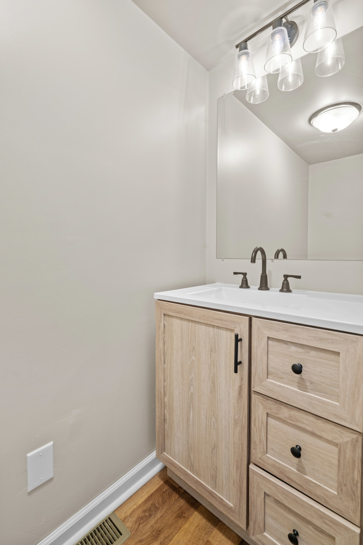 16527 Orange Avenue, Orland Park, IL 60467