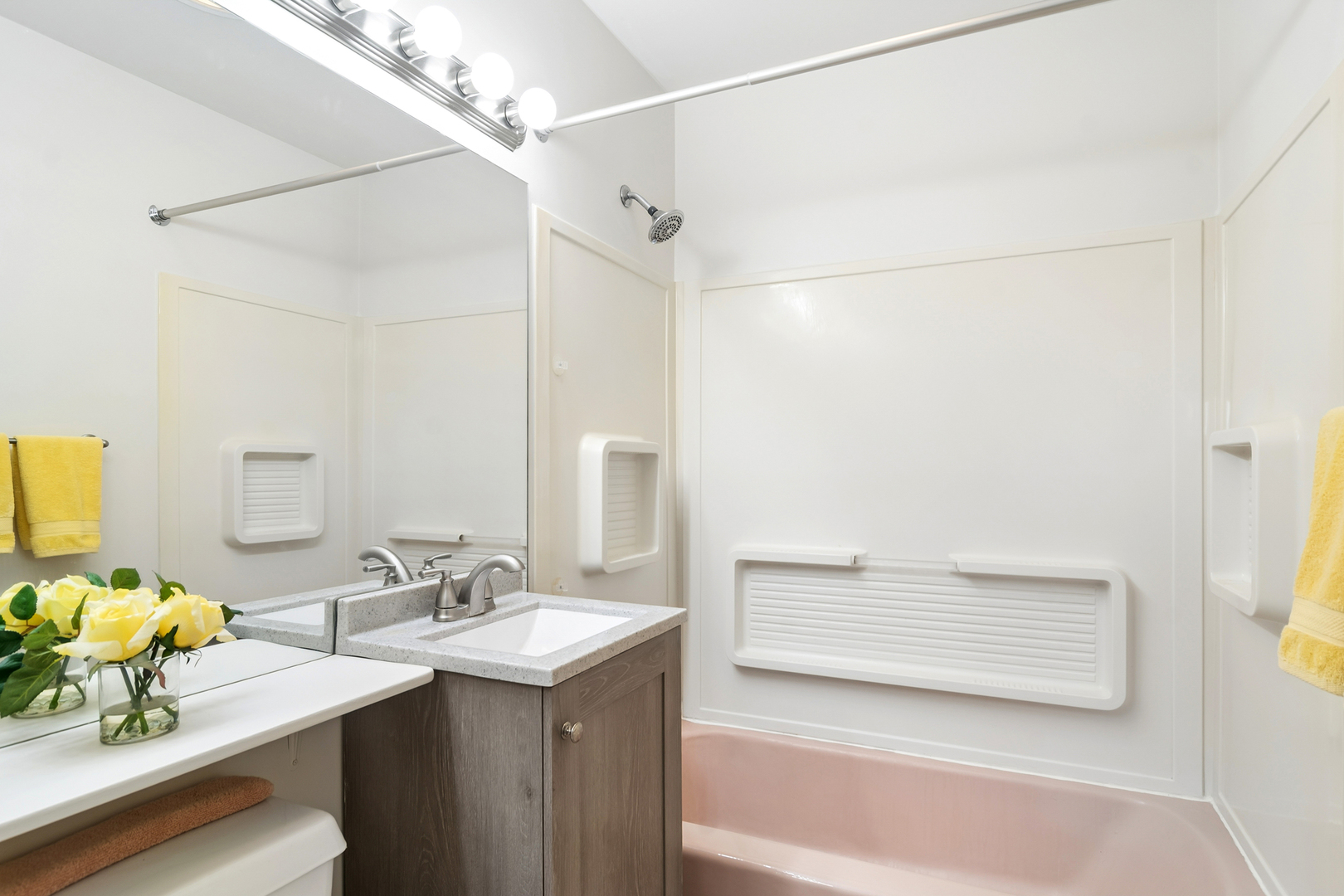 589 Jon Lane, Des Plaines, IL 60016