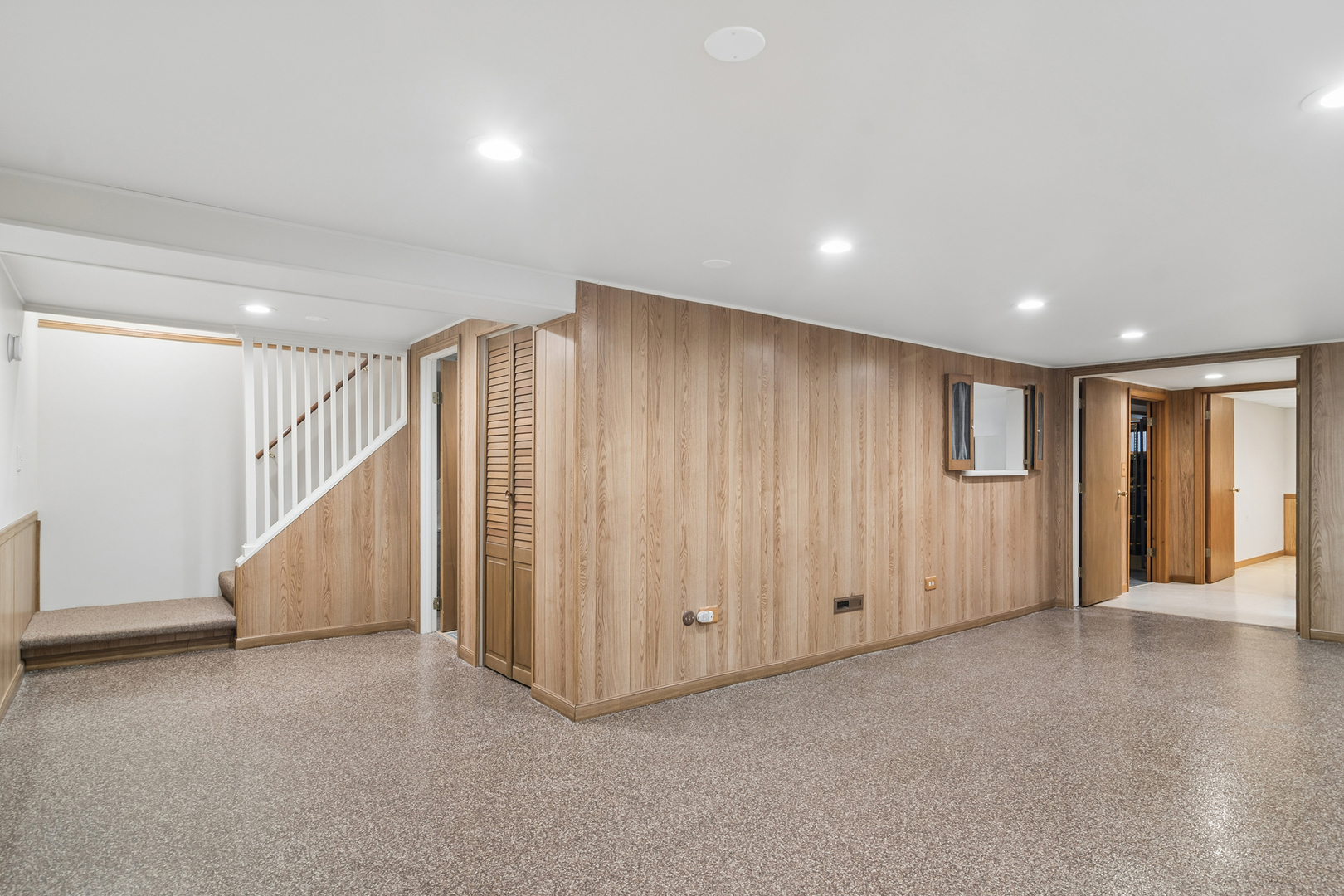 589 Jon Lane, Des Plaines, IL 60016