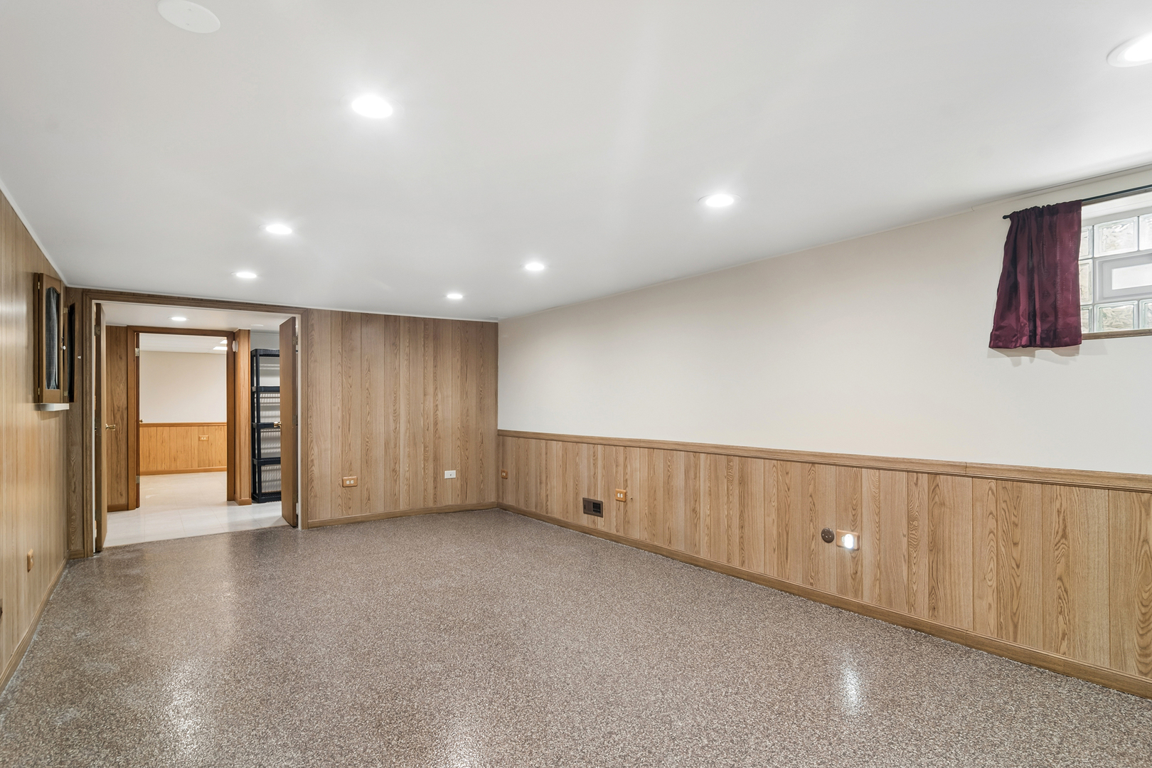 589 Jon Lane, Des Plaines, IL 60016