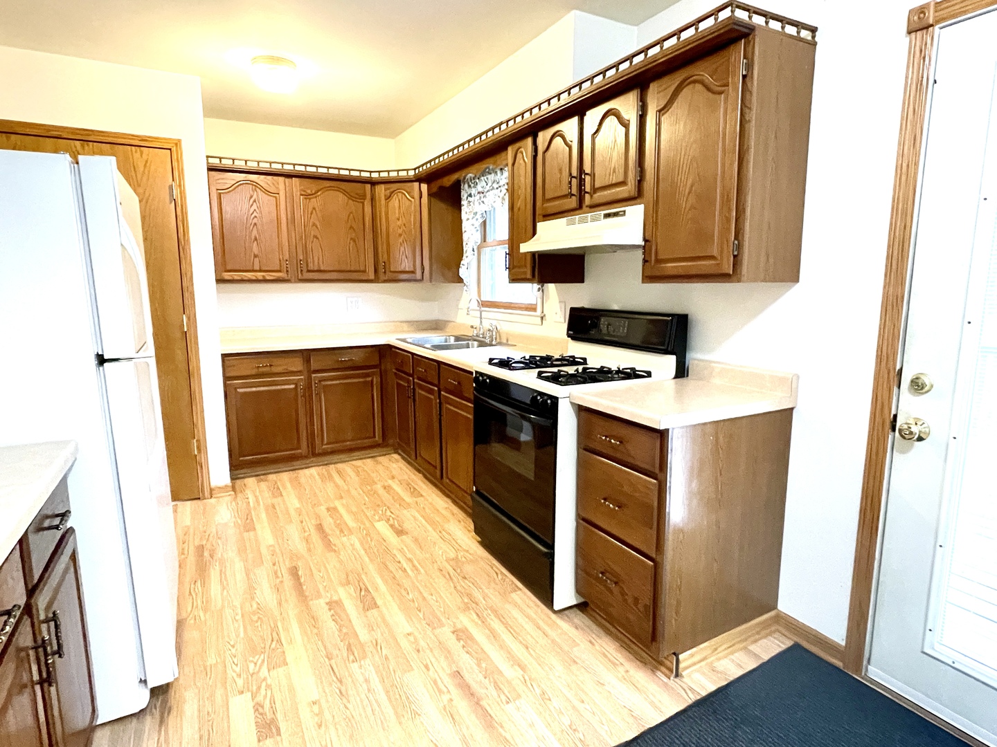 38w480 McDonald Road, Elgin, IL 60124