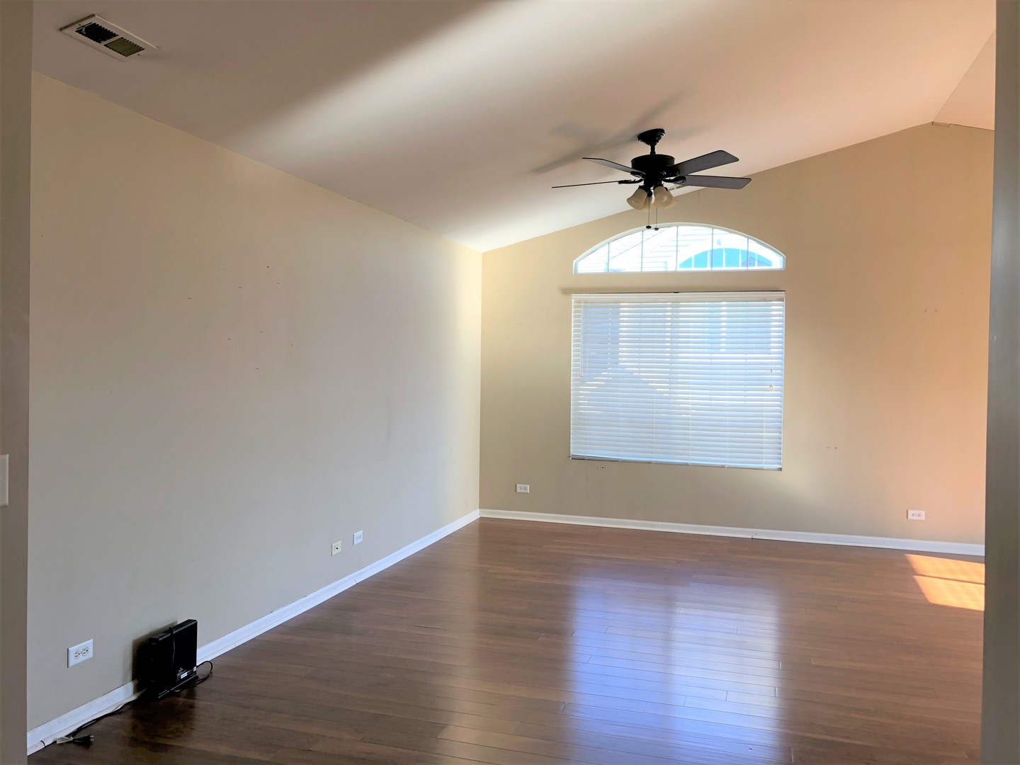 1609 Fredericksburg Lane #1609, Aurora, IL 60503