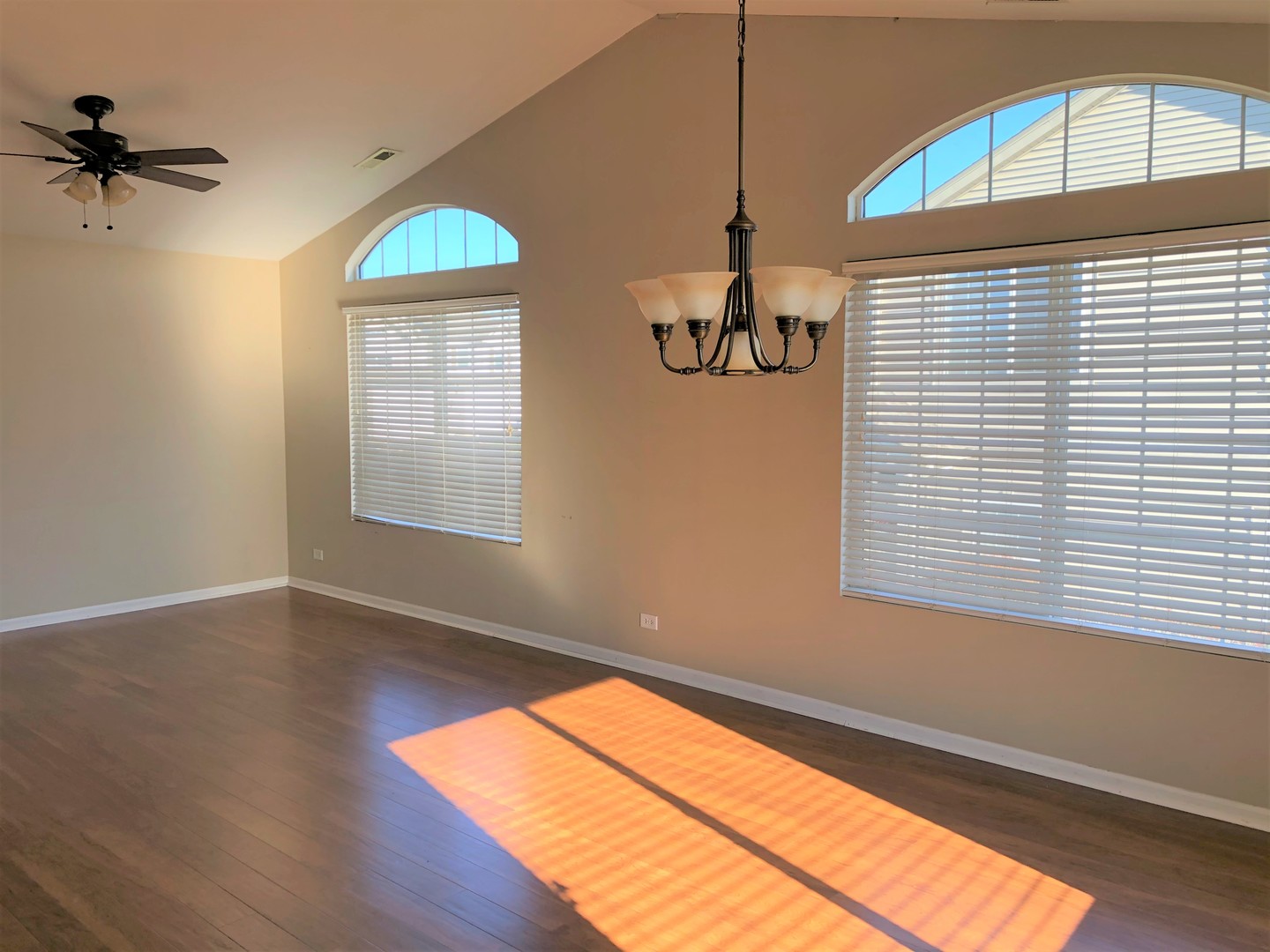 1609 Fredericksburg Lane #1609, Aurora, IL 60503