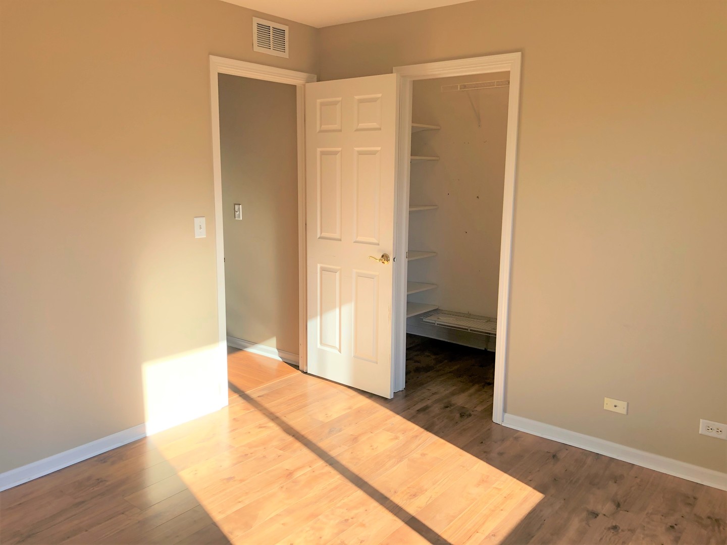 1609 Fredericksburg Lane #1609, Aurora, IL 60503