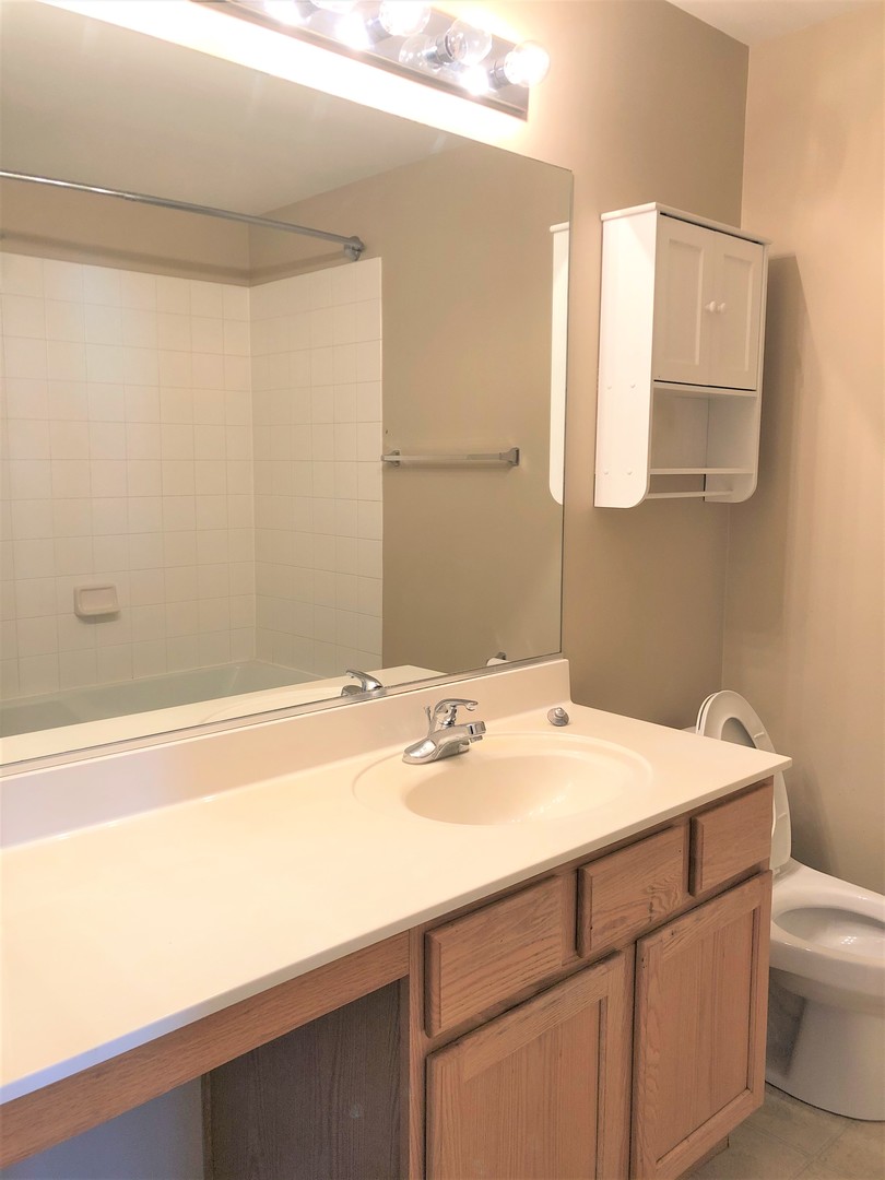 1609 Fredericksburg Lane #1609, Aurora, IL 60503