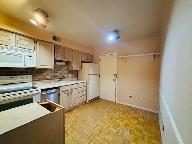 9700 Bianco Terrace #2D, Des Plaines, IL 60016