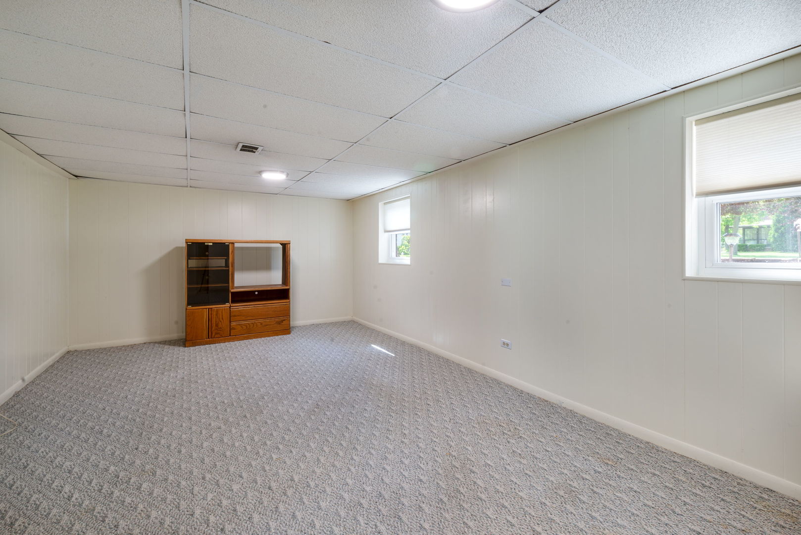 913 S Mitchell Avenue, Elmhurst, IL 60126