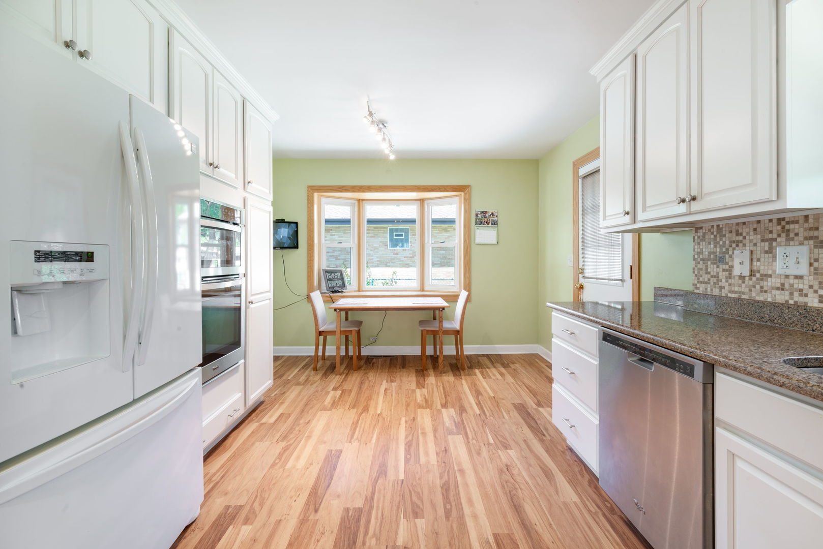 913 S Mitchell Avenue, Elmhurst, IL 60126