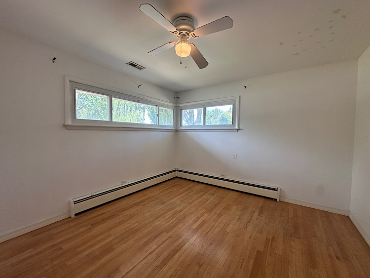 7216 Leonard Drive, Darien, IL 60561