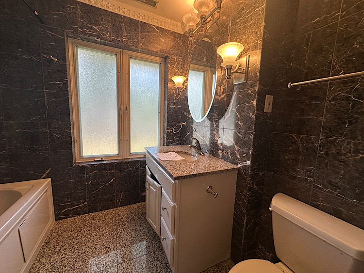 7216 Leonard Drive, Darien, IL 60561