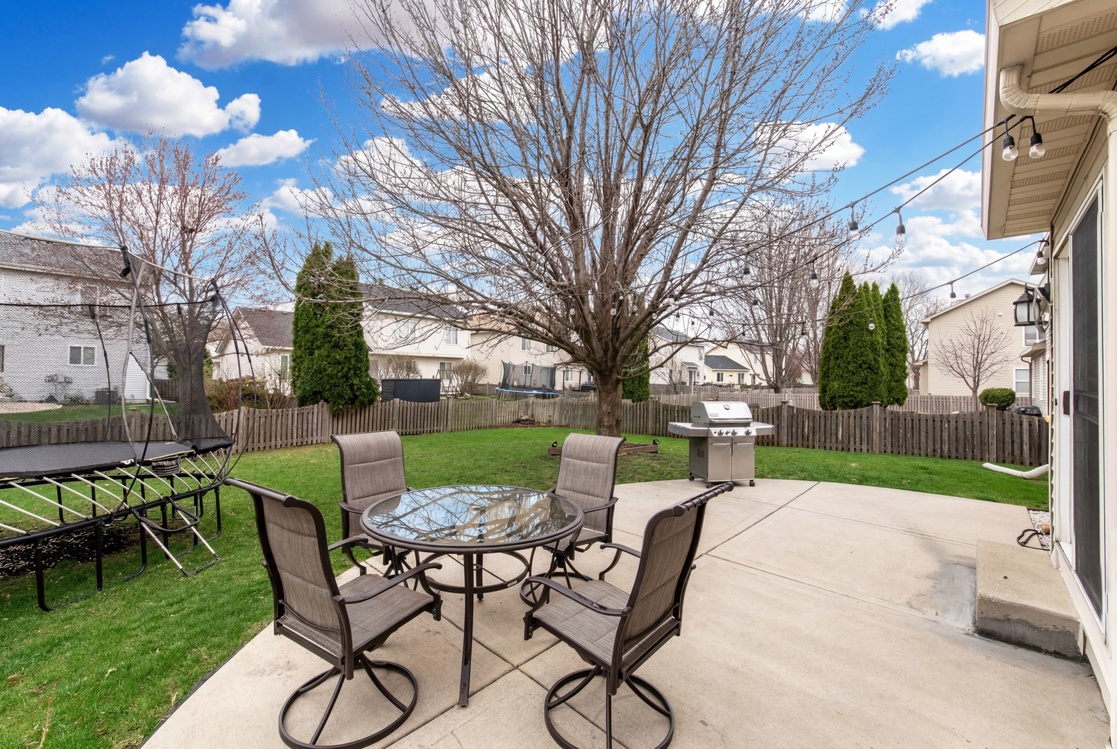 2043 Winchester Trail, Romeoville, IL 60446