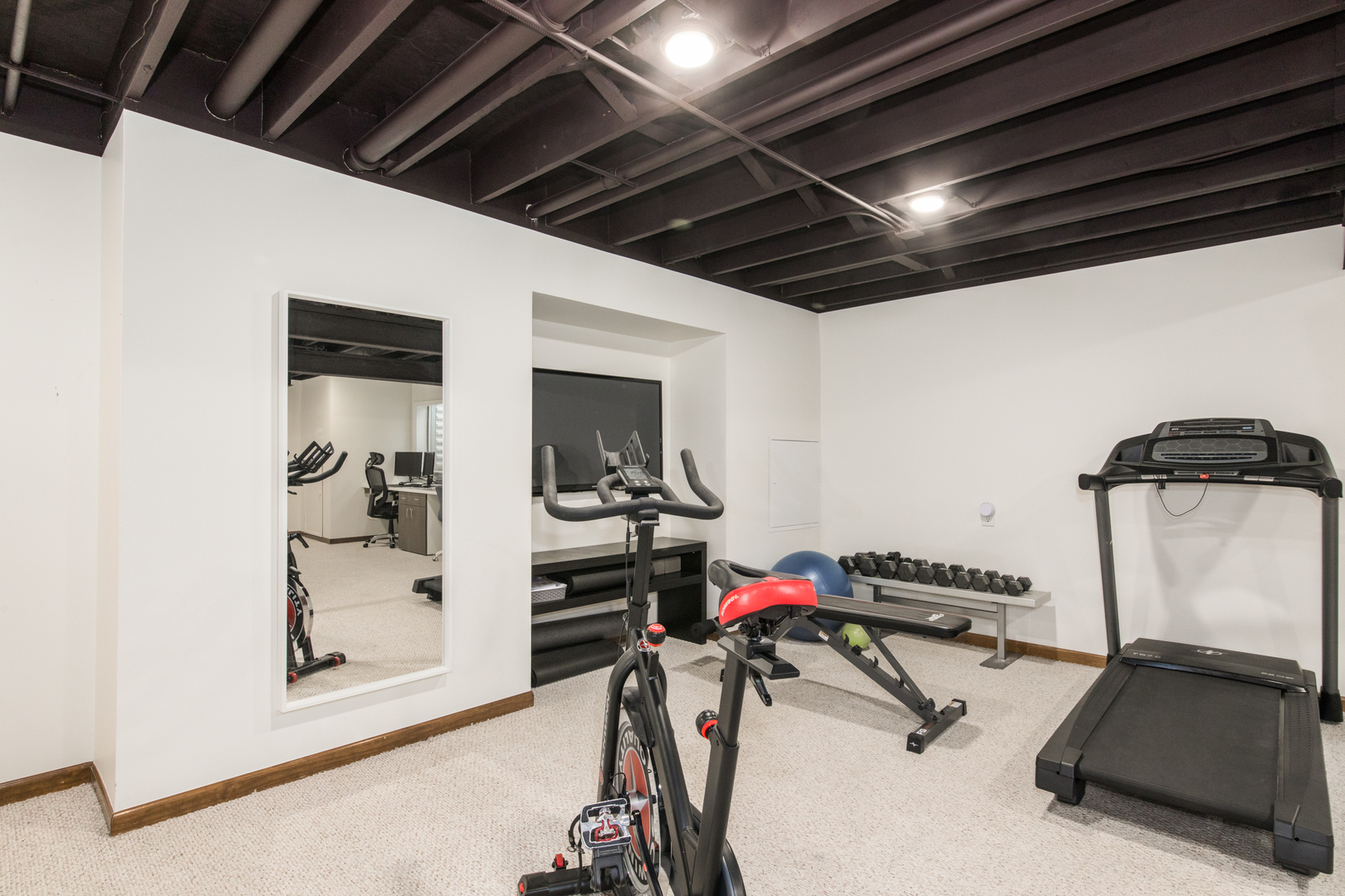 2043 Winchester Trail, Romeoville, IL 60446