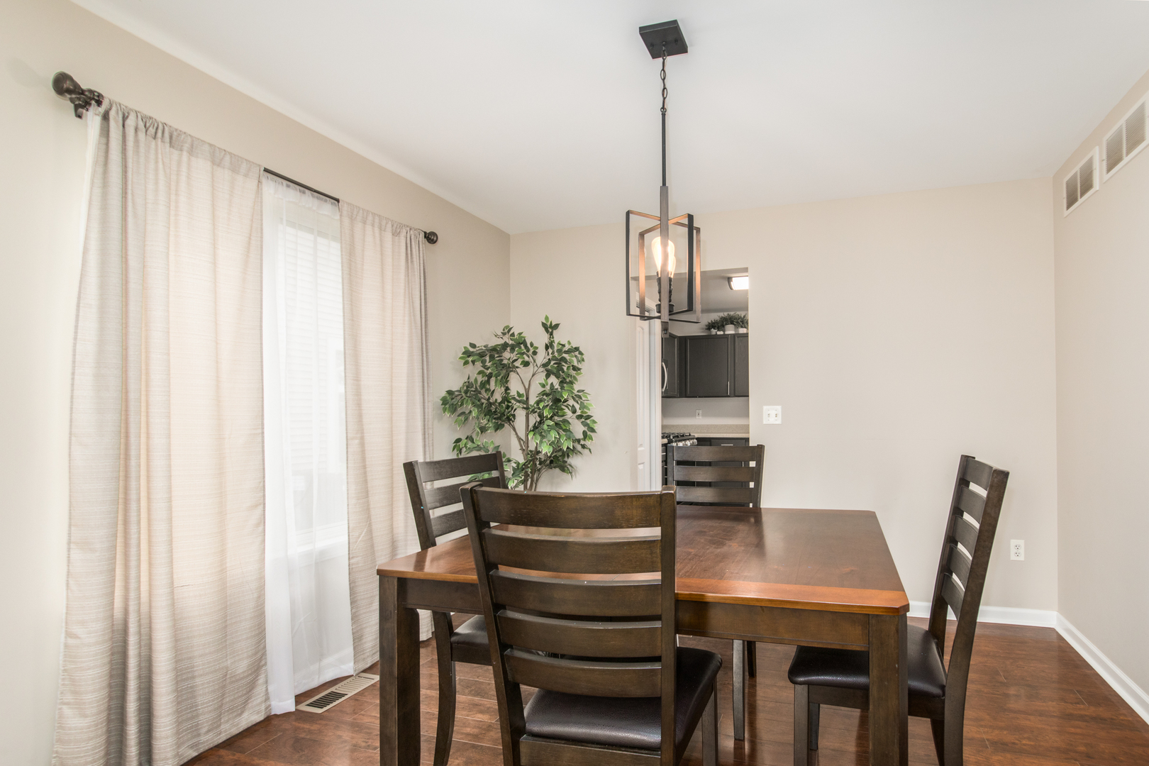 2043 Winchester Trail, Romeoville, IL 60446