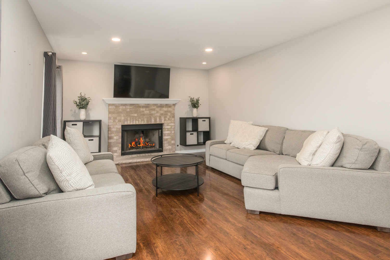 2043 Winchester Trail, Romeoville, IL 60446