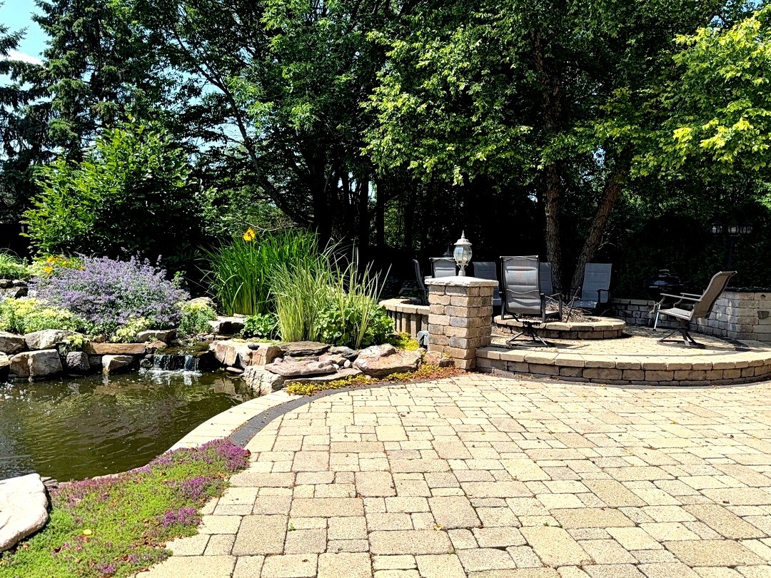 1524 W Mooseheart Road, North Aurora, IL 60542