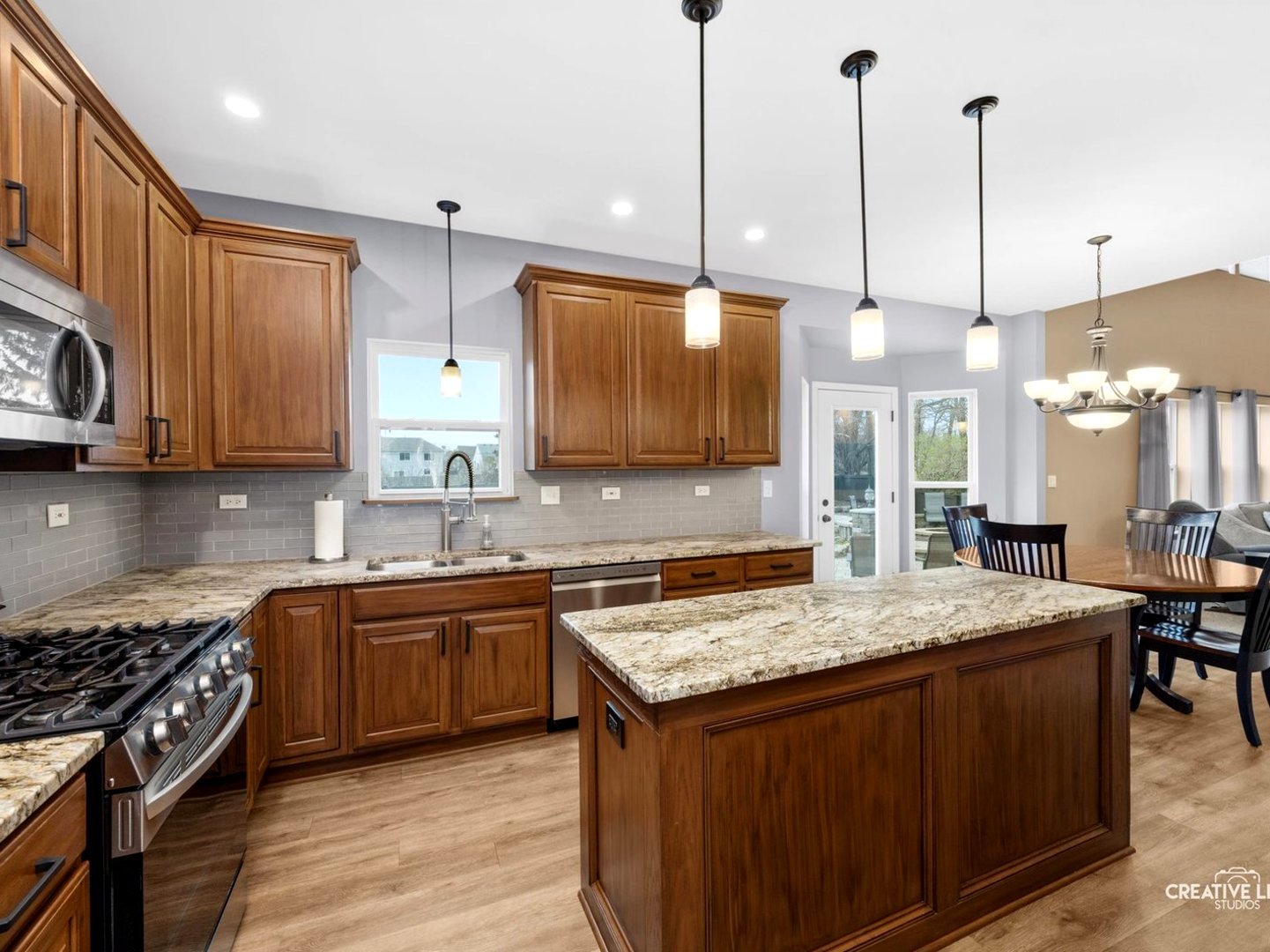 1524 W Mooseheart Road, North Aurora, IL 60542