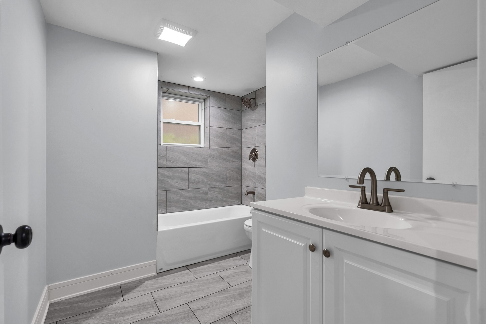 2424 W Hollywood Avenue #3, Chicago, IL 60659