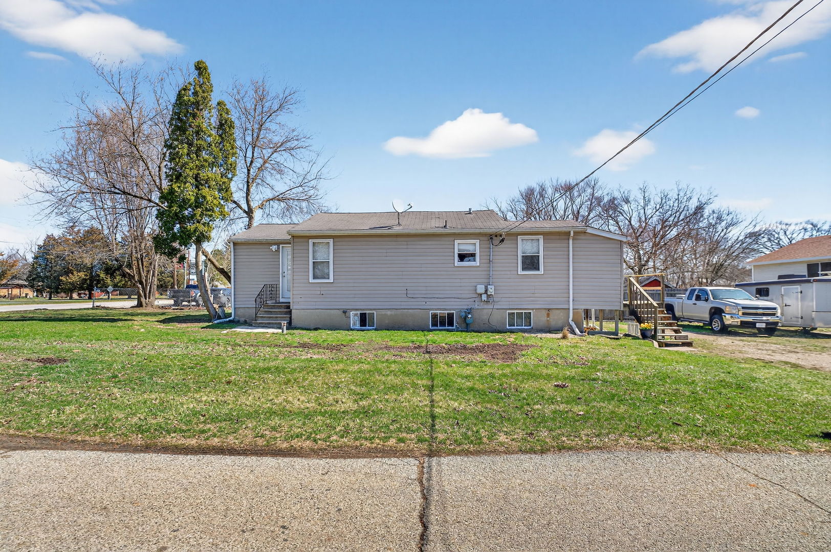 26203 W Grand Avenue, Ingleside, IL 60041