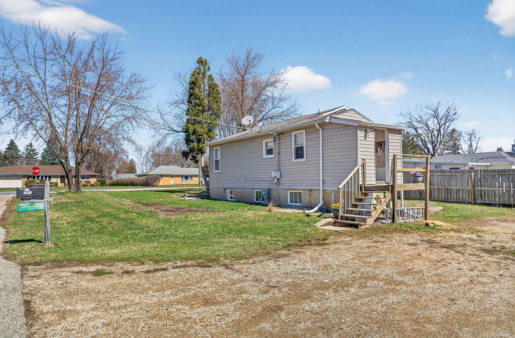 26203 W Grand Avenue, Ingleside, IL 60041