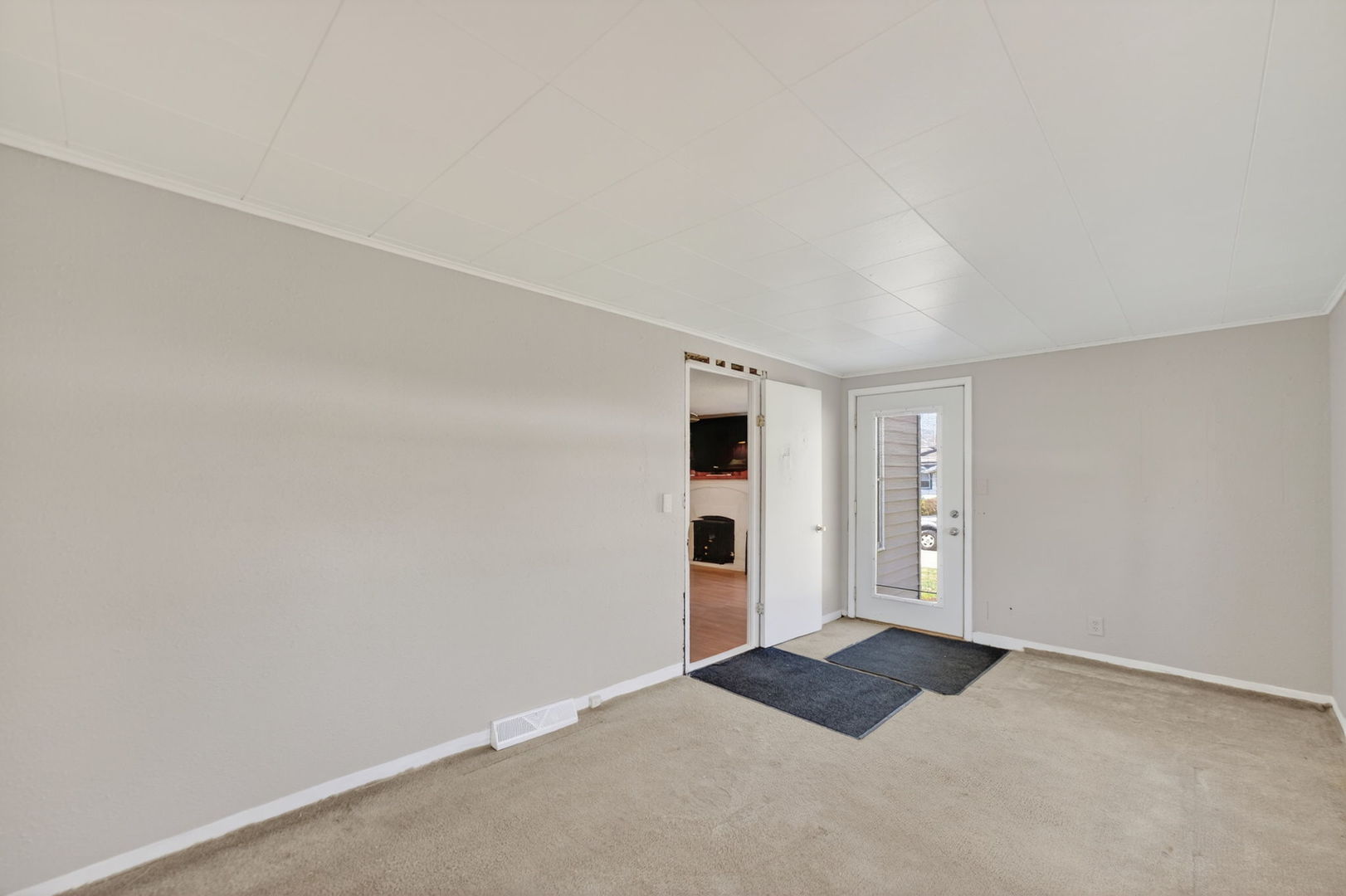 26203 W Grand Avenue, Ingleside, IL 60041