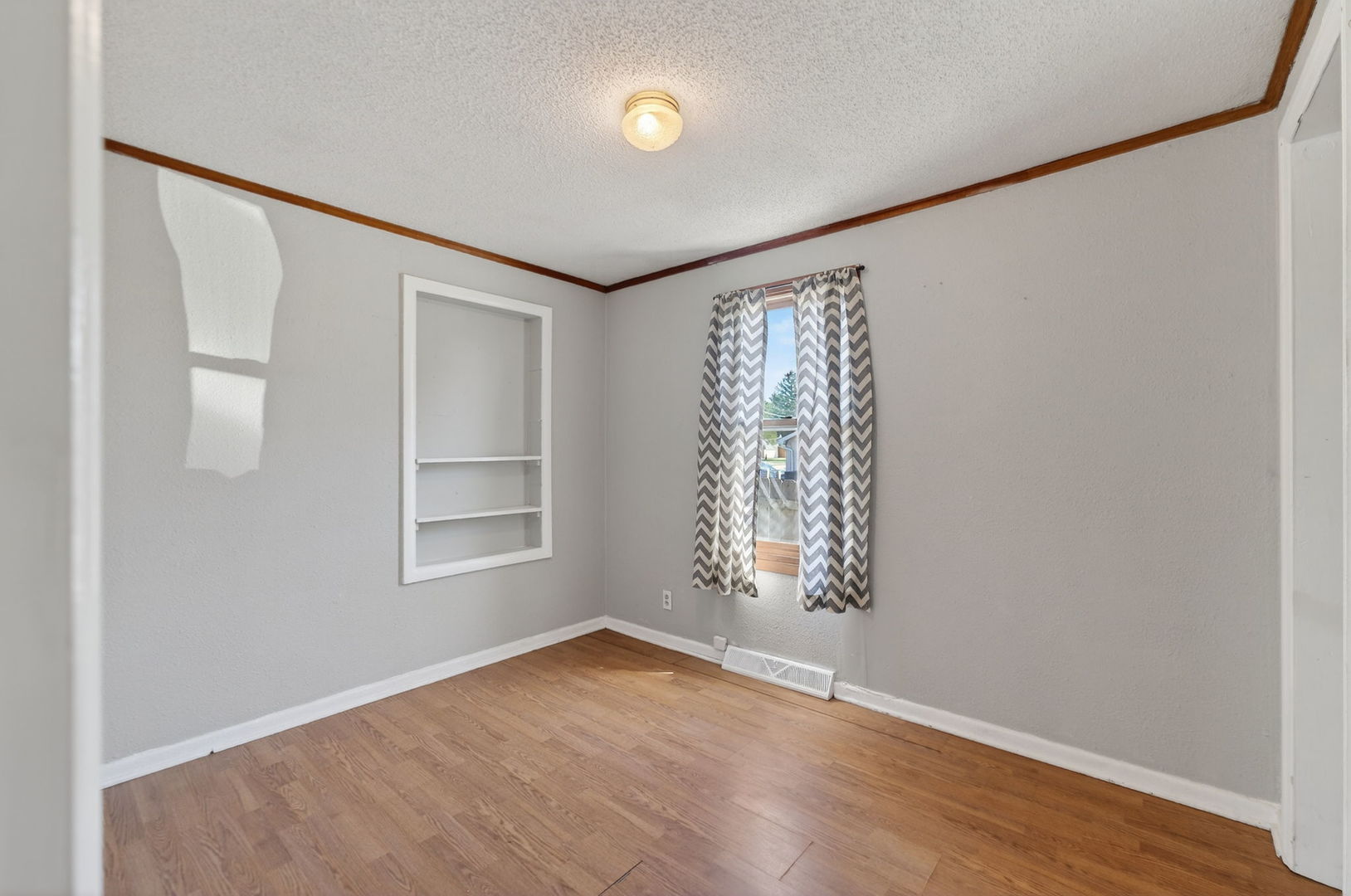 26203 W Grand Avenue, Ingleside, IL 60041