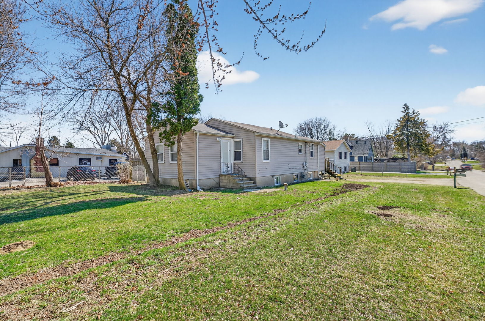 26203 W Grand Avenue, Ingleside, IL 60041