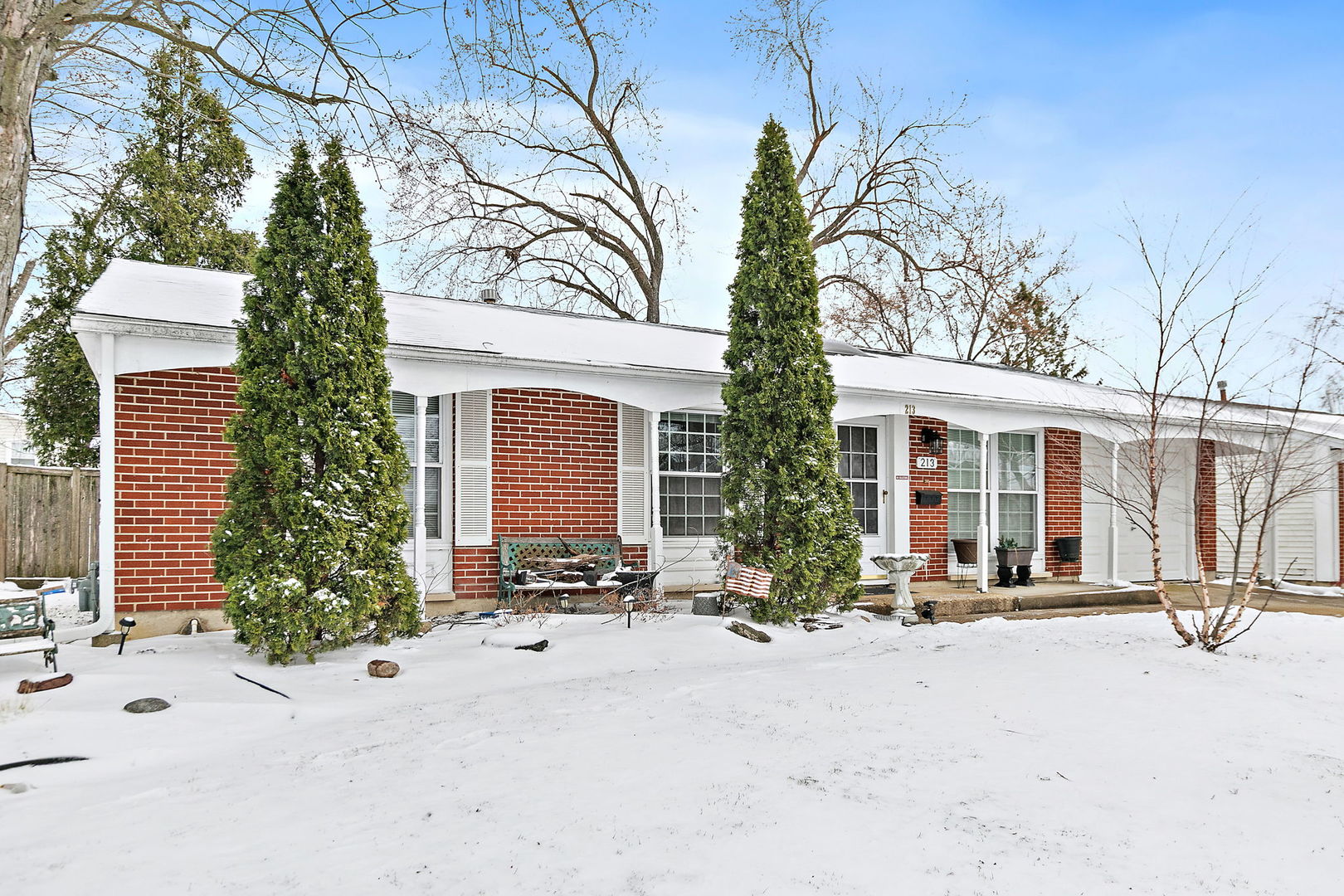 213 Villa Road, Streamwood, IL 60107