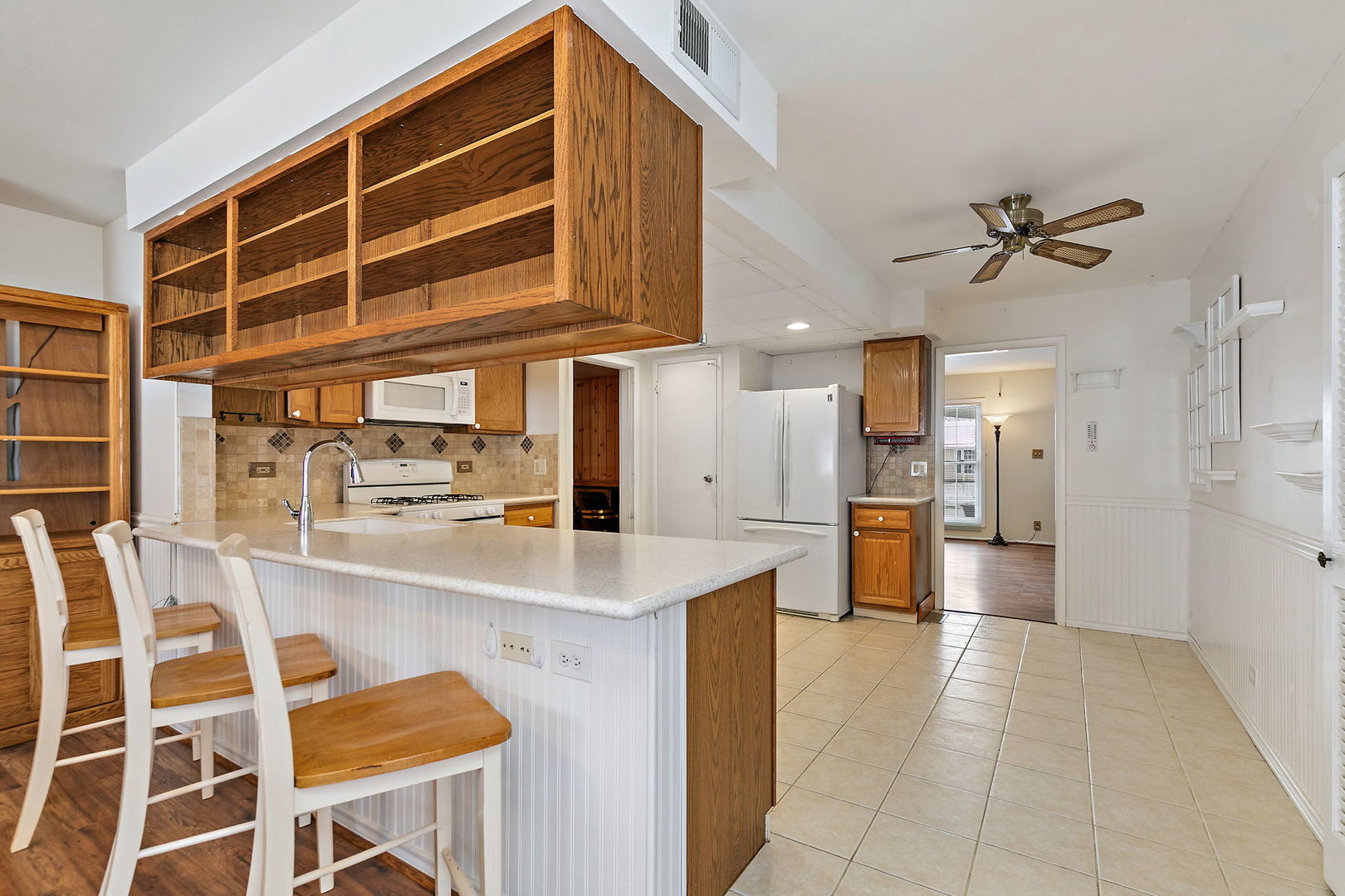 213 Villa Road, Streamwood, IL 60107