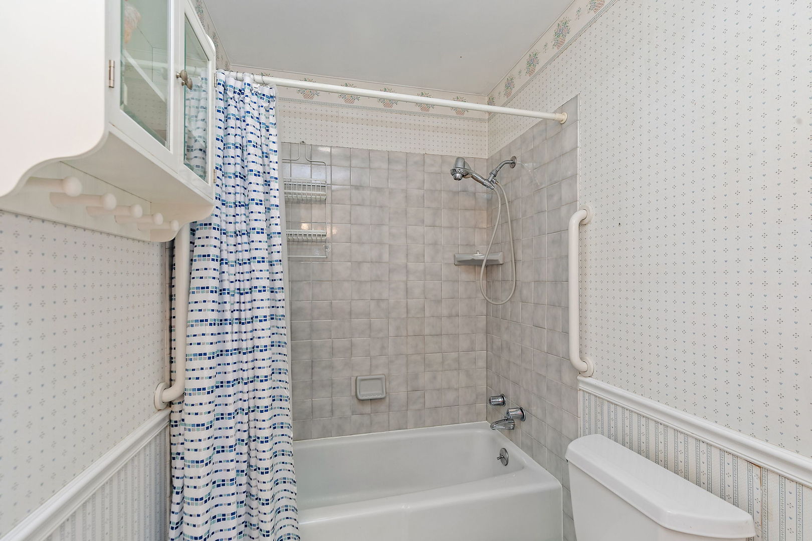 213 Villa Road, Streamwood, IL 60107